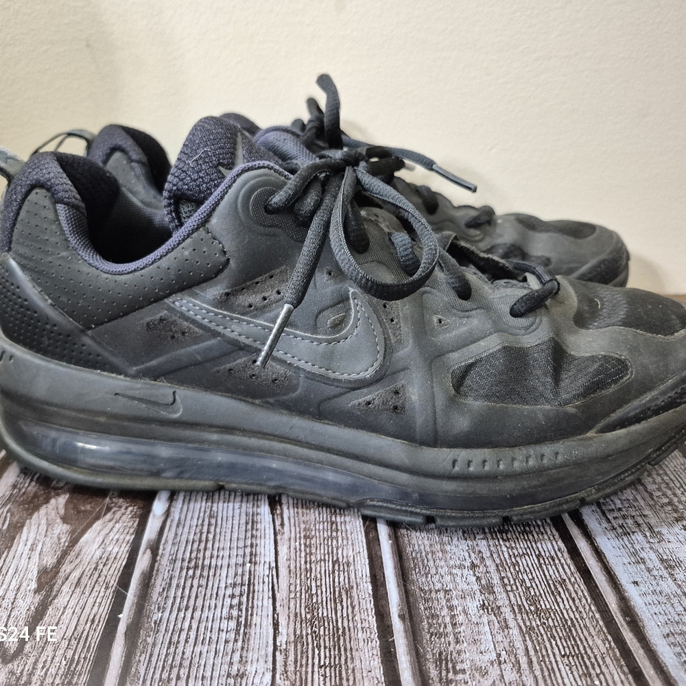 Nike Air Max Genome Shoes Sneakers CZ4652 001  Size Youth 7Y Black On Black